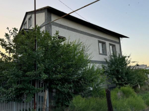 Private Room with bath in Lake View House, Yerevan